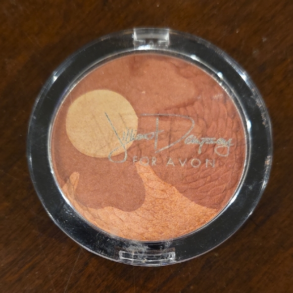 (J52) Avon Jillian Dempsey Bronzing Powder - Warm Brown - Picture 1 of 2